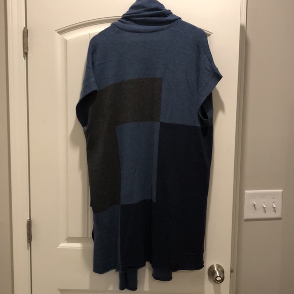 Paige Poncho with attached scarf - Picture 2 of 5